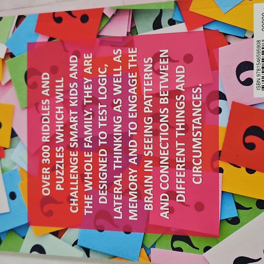 Axolotyl 3D Puzzle & Riddle Book - Picture 3 of 4